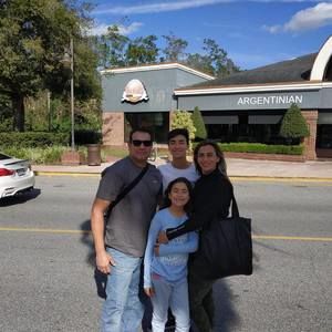 Meet your Posher, Carlos